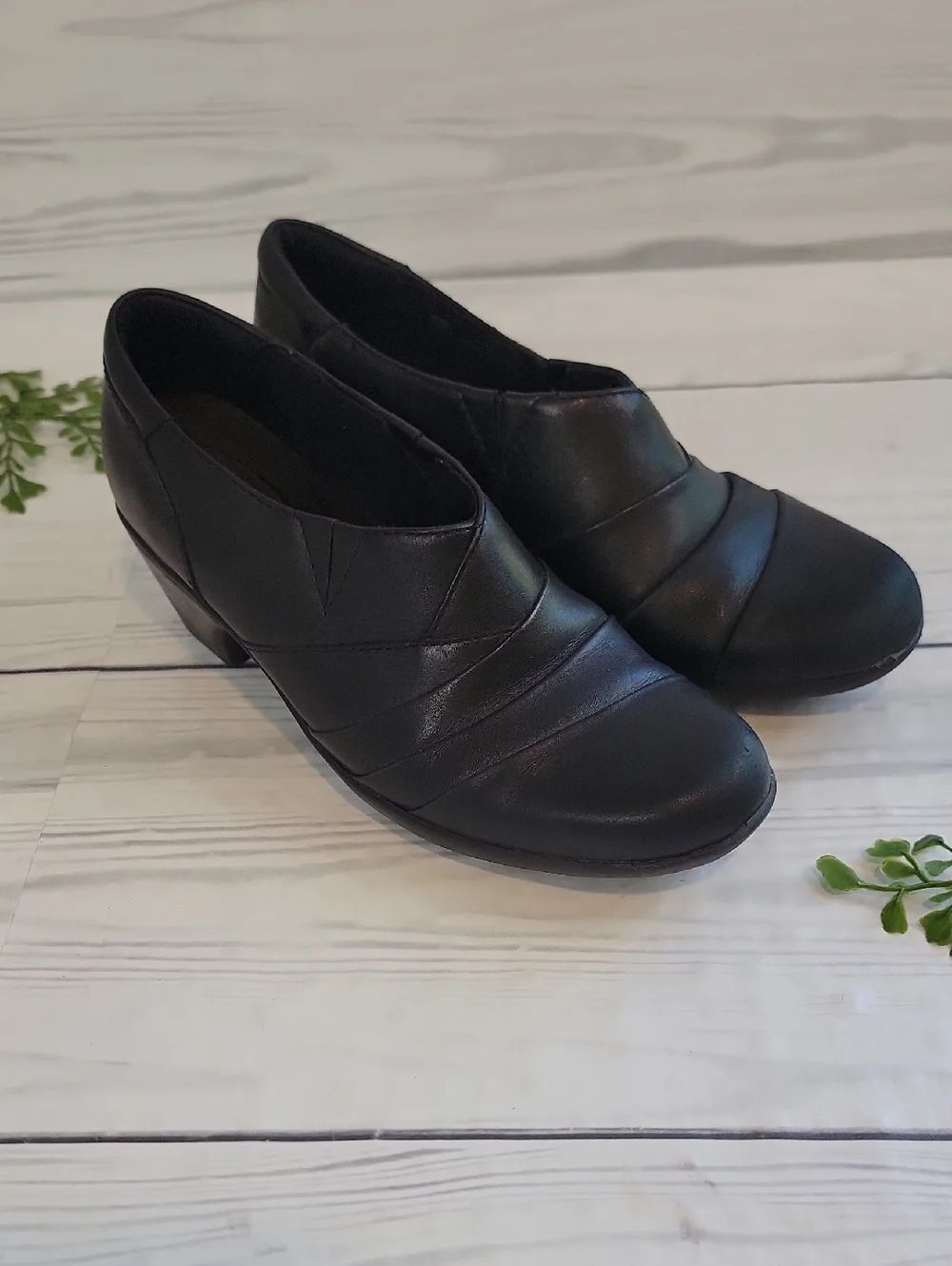 Clarks Bendables Leather Black Women's Slip-On Loafers Shoes Womens Size 6